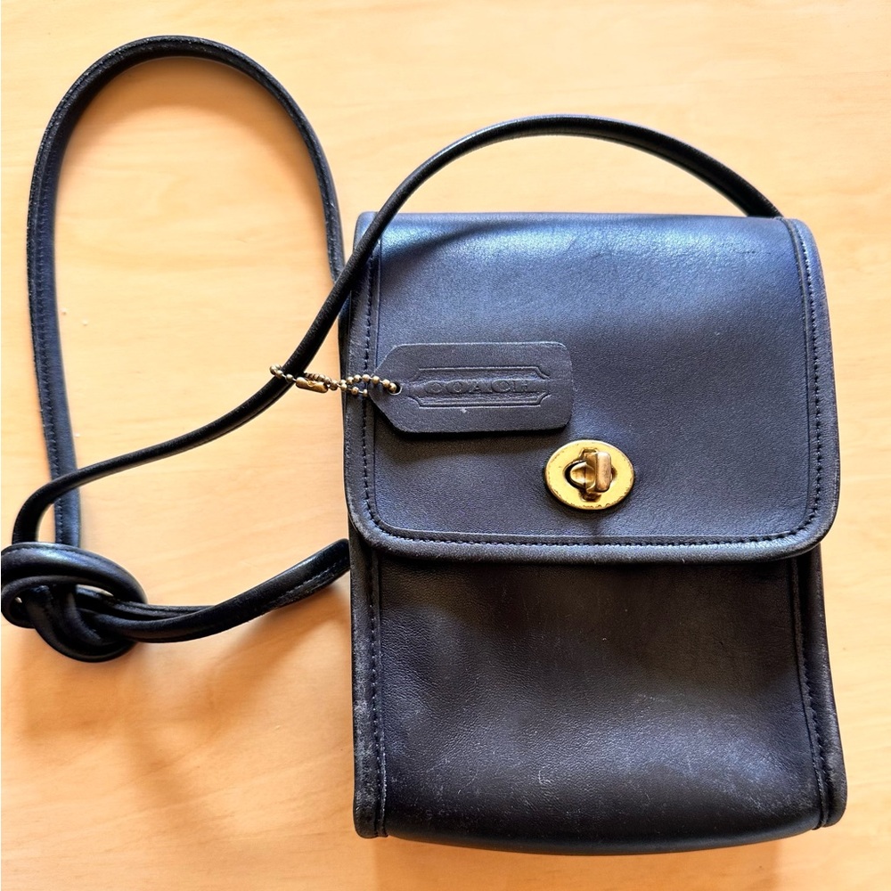 Vintage Coach Scooter Black Crossbody Bag with front compartment 9893